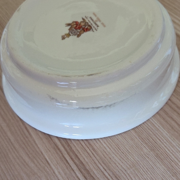 Royal Doulton Bunnykins Peter Rabbit Mr. Piggly's Stores Children's Bowl - Picture 4 of 7